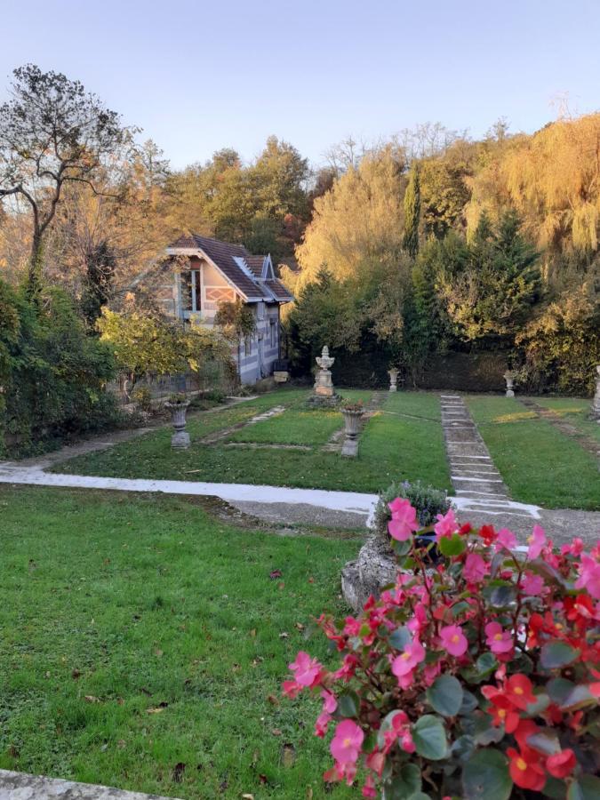 La Fee Des Eaux Bed & Breakfast Vernaison ภายนอก รูปภาพ